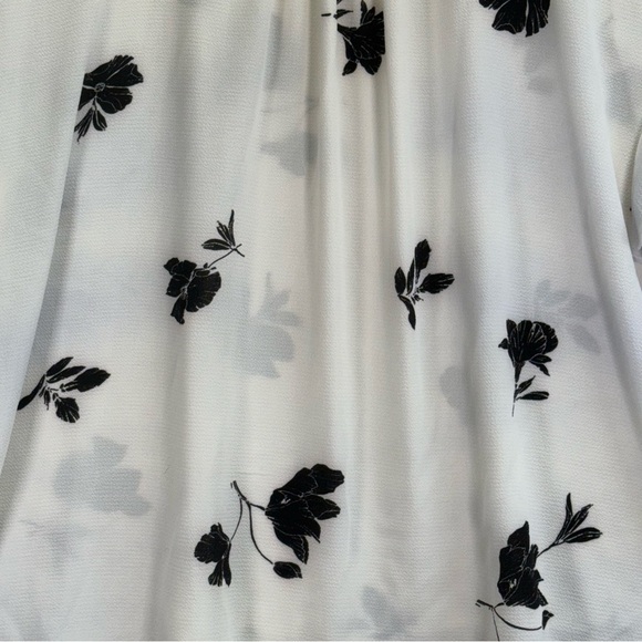 Vince Camuto Floral Print Blouse. Size XXL - Picture 5 of 9